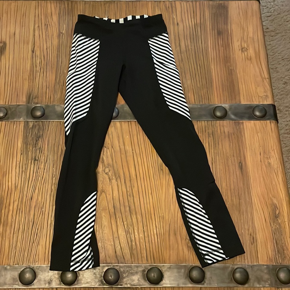 Lululemon Run Size 2 ✈️